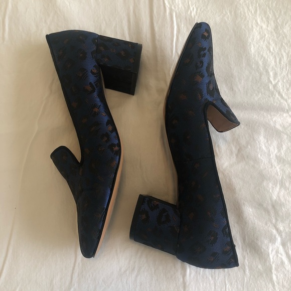 Banana Republic Embroidered Heeled Loafer - Picture 6 of 9